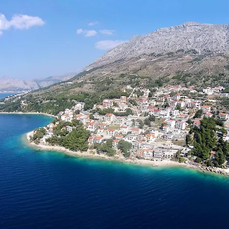 Stanici 1032a * Omiš